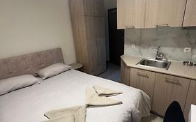Aristotelous Square Apartment